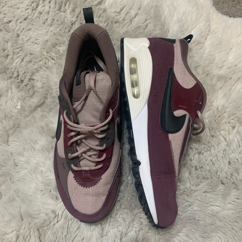 WOMEN'S NIKE AIR MAX 90 FUTURA CASUAL SHOES SIZE 10